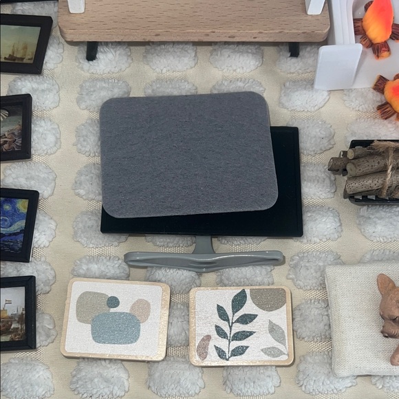 Assorted Home Decor Set - Picture 7 of 10